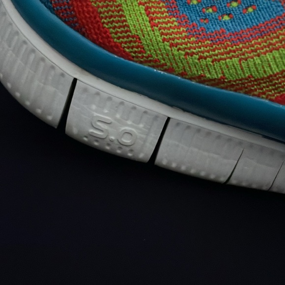 Nike Free 5.0 Flyknit Men's Size 17 Running Shoes Rainbow - Picture 6 of 7